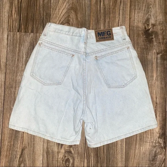 Vintage Marithe Francois Girbaud denim shorts in light blue wash, deadstock - Picture 3 of 10